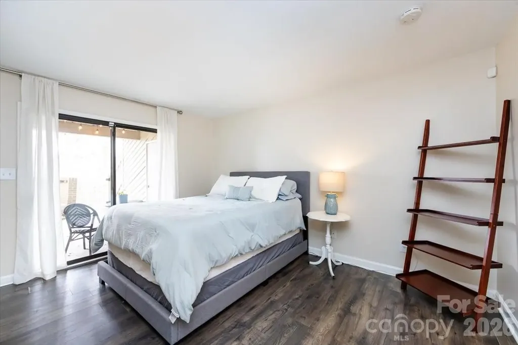 1608 Sharon Road W Charlotte NC 28210