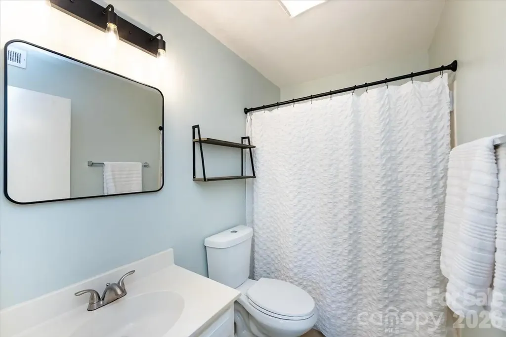 1608 Sharon Road W Charlotte NC 28210