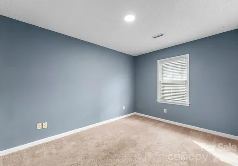 22 31st Avenue Court NE Hickory NC 28601