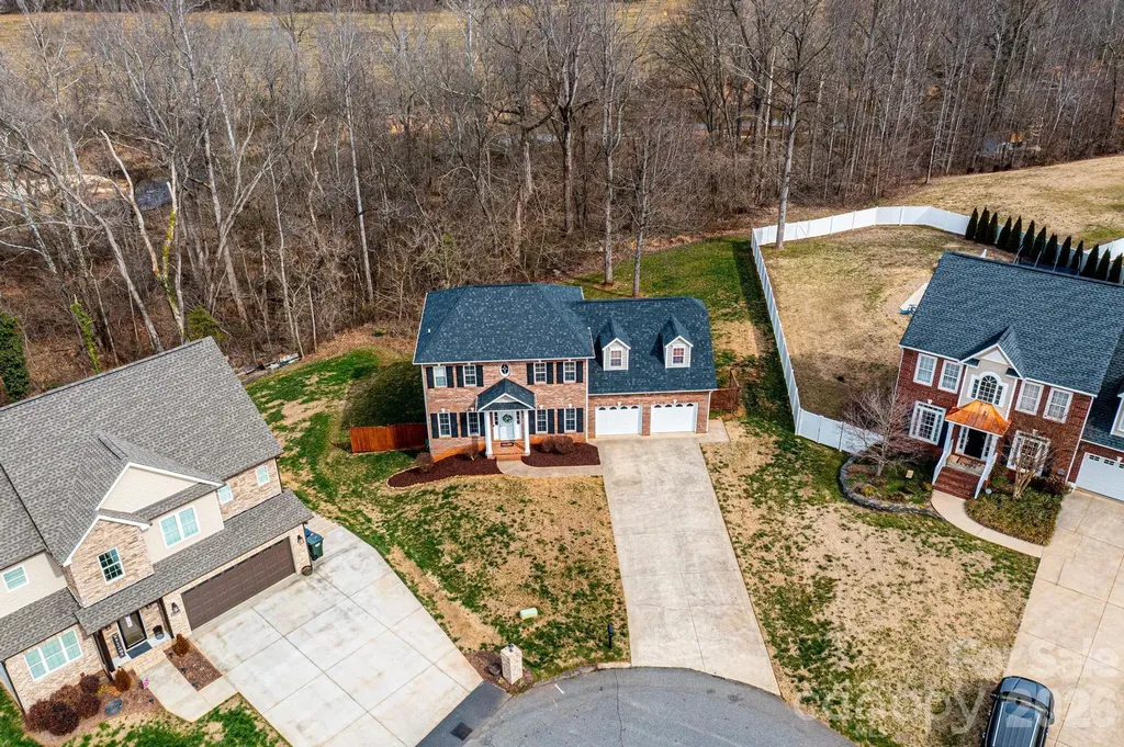 2640 Ironwood Drive Hickory NC 28602