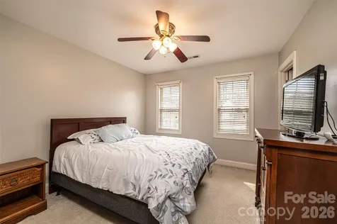 2640 Ironwood Drive Hickory NC 28602