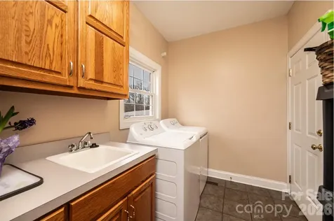2640 Ironwood Drive Hickory NC 28602