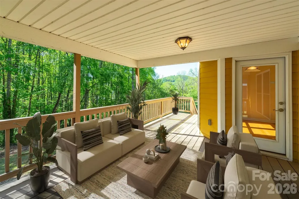 75 Noble Road Fairview NC 28730