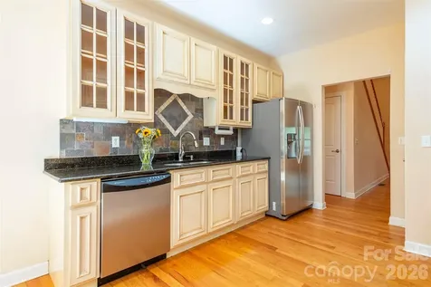 75 Noble Road Fairview NC 28730