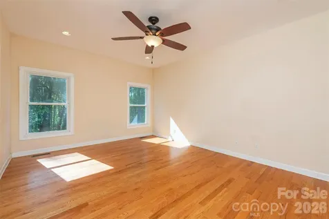 75 Noble Road Fairview NC 28730