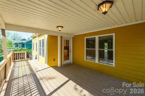 75 Noble Road Fairview NC 28730