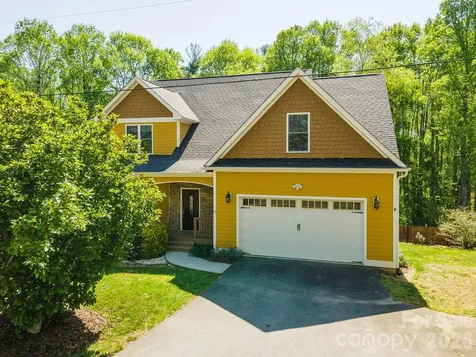 75 Noble Road Fairview NC 28730