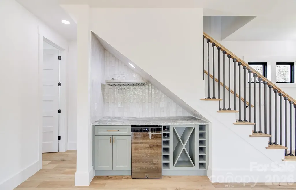 4 S Martha Kate Drive Hendersonville NC 28792