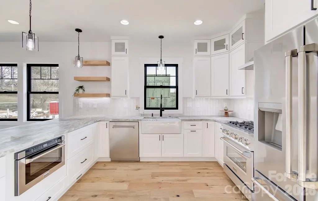 4 S Martha Kate Drive Hendersonville NC 28792