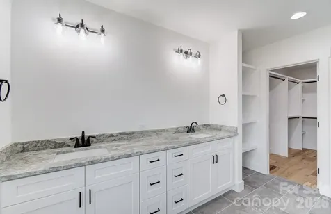 4 S Martha Kate Drive Hendersonville NC 28792