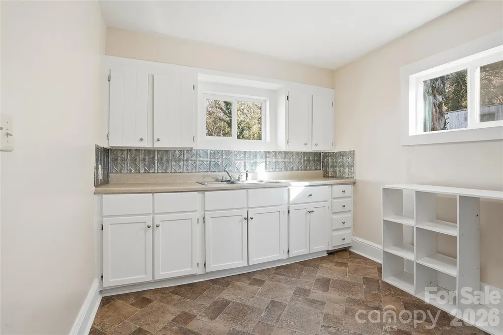358 N Cleghorn Street Rutherfordton NC 28139