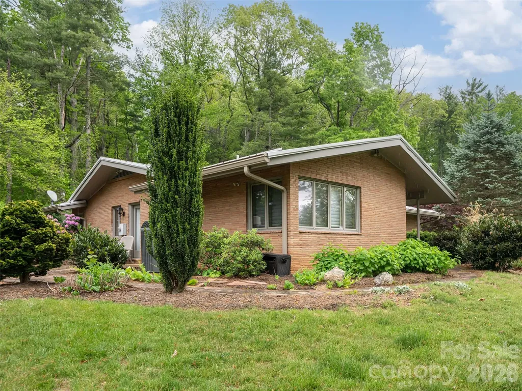 29 Longue Vue Lane Canton NC 28716