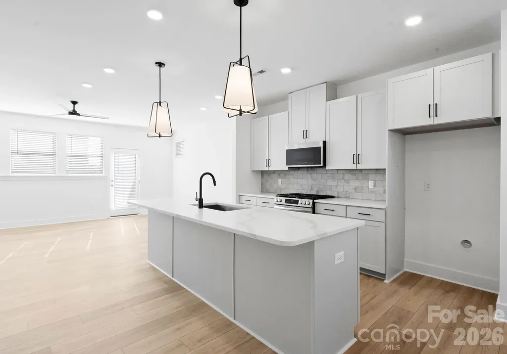 4043 Bass River Parkway Charlotte NC 28217