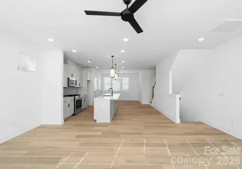 4043 Bass River Parkway Charlotte NC 28217