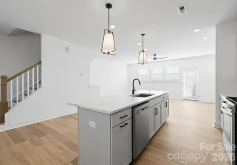 4043 Bass River Parkway Charlotte NC 28217