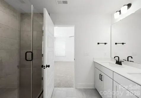 4043 Bass River Parkway Charlotte NC 28217