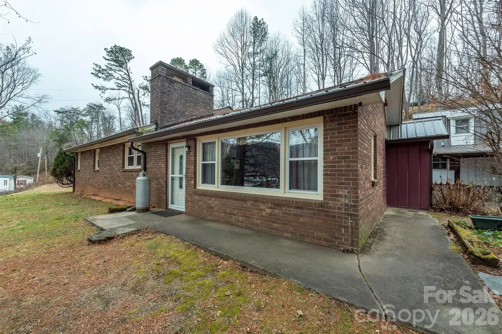 175 & 179 River Lane Canton NC 28716