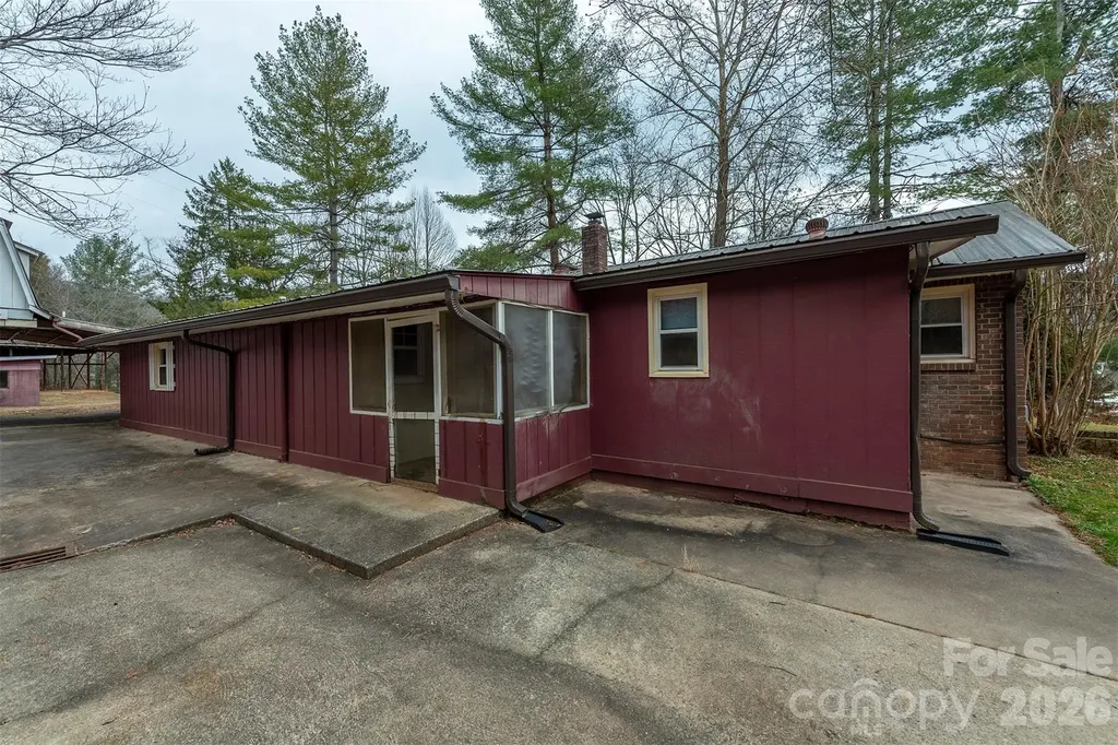 175 & 179 River Lane Canton NC 28716