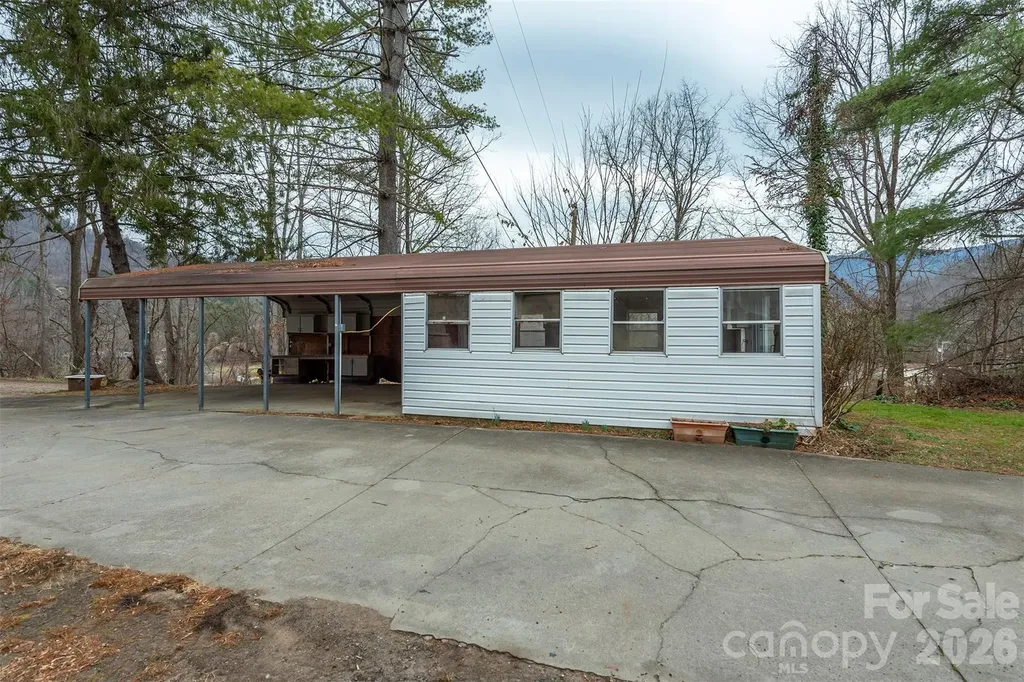 175 & 179 River Lane Canton NC 28716