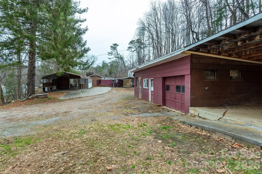 175 & 179 River Lane Canton NC 28716
