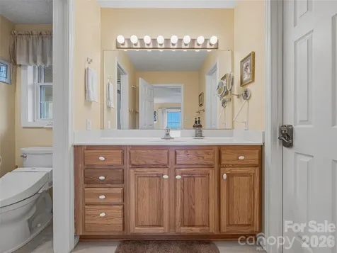24 Abbey Lane Hendersonville NC 28739