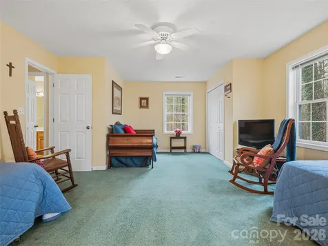 24 Abbey Lane Hendersonville NC 28739