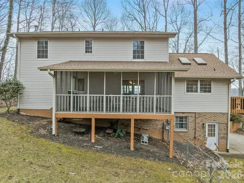 24 Abbey Lane Hendersonville NC 28739