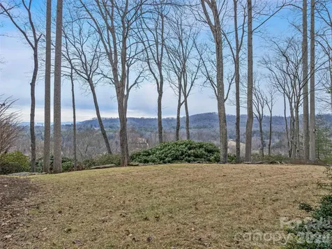 24 Abbey Lane Hendersonville NC 28739