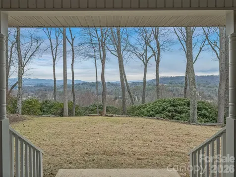 24 Abbey Lane Hendersonville NC 28739