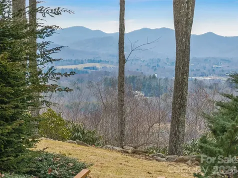 24 Abbey Lane Hendersonville NC 28739