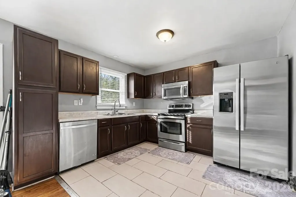 537 Kentbrook Drive Charlotte NC 28213