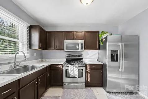 537 Kentbrook Drive Charlotte NC 28213