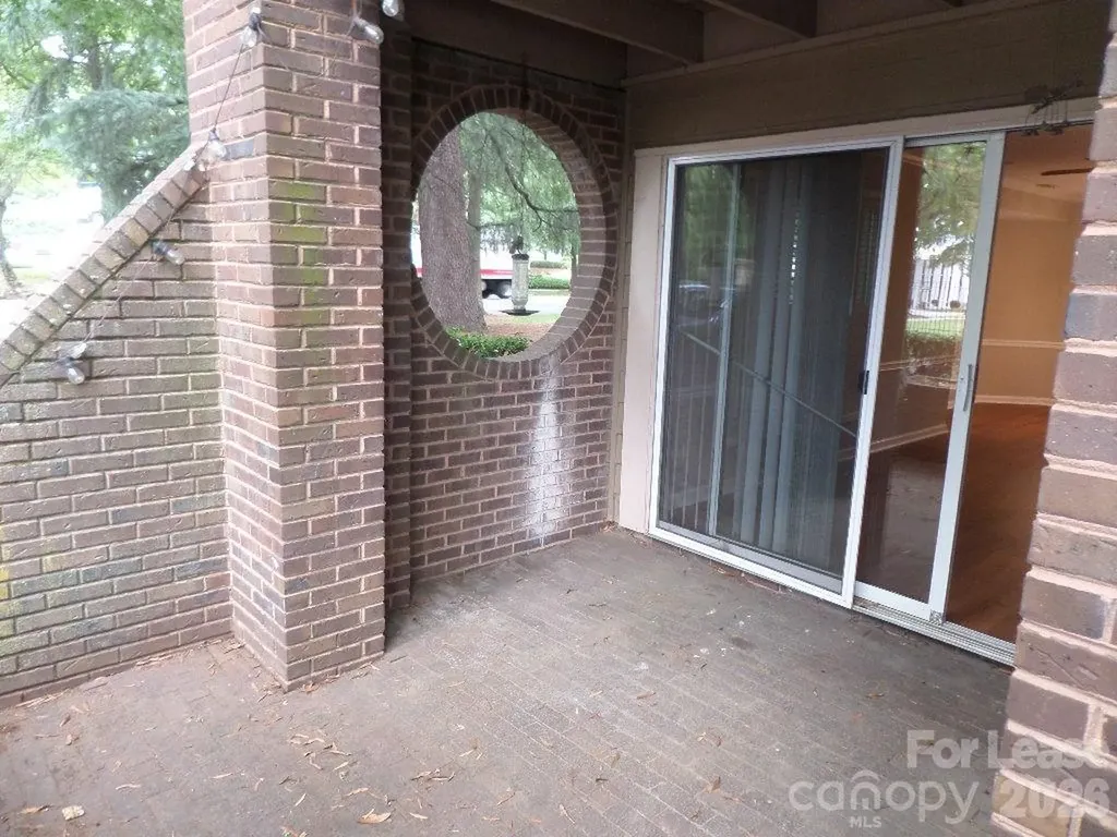 1109 E Morehead Street Charlotte NC 28204