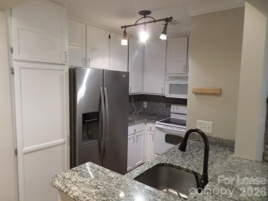 1109 E Morehead Street Charlotte NC 28204
