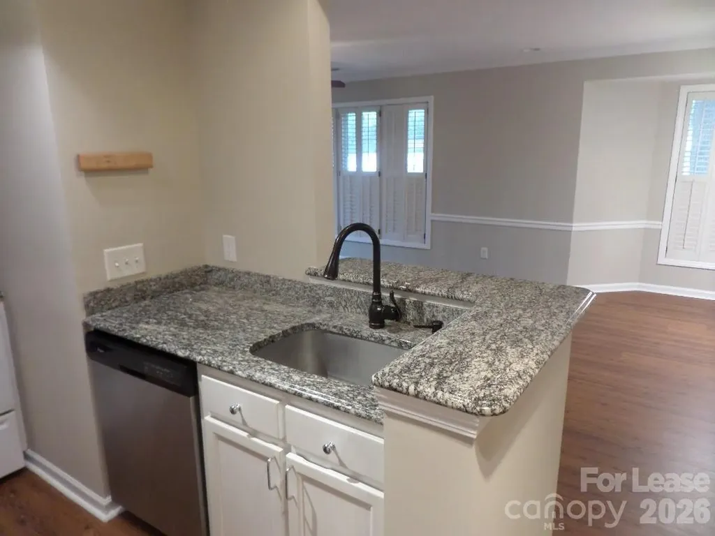 1109 E Morehead Street Charlotte NC 28204