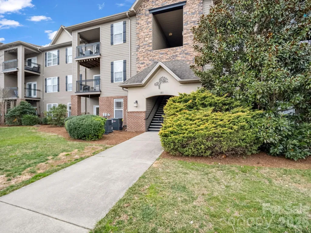 181 Brickton Village Circle Fletcher NC 28732