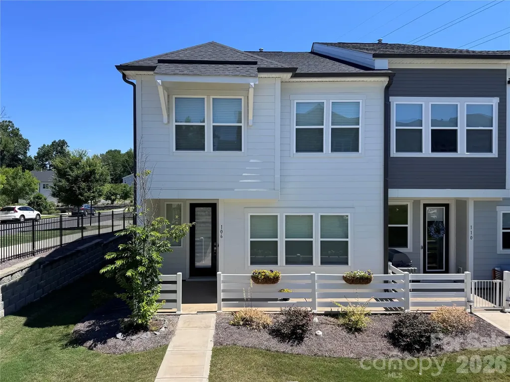 106 Renny Alley Charlotte NC 28217