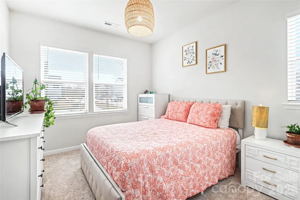 106 Renny Alley Charlotte NC 28217