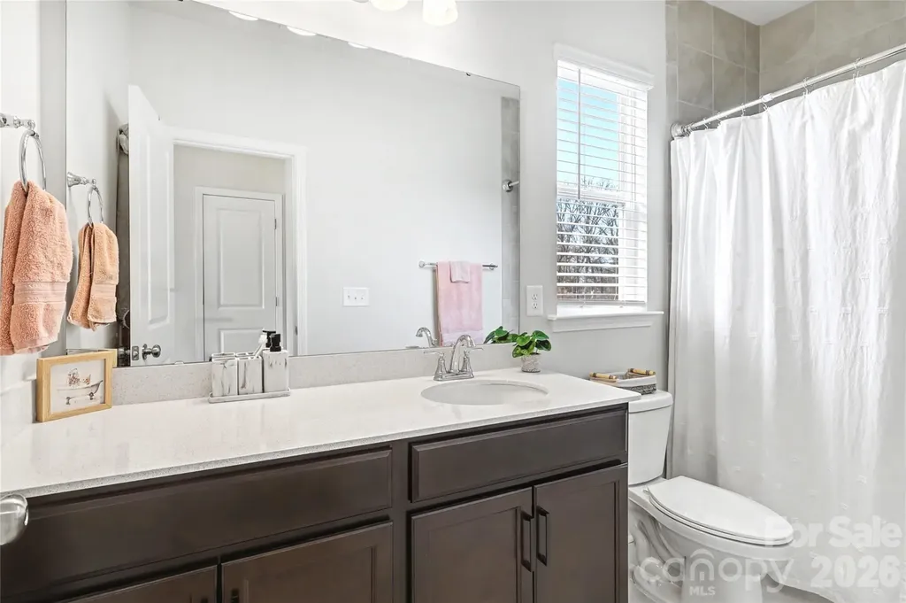 106 Renny Alley Charlotte NC 28217