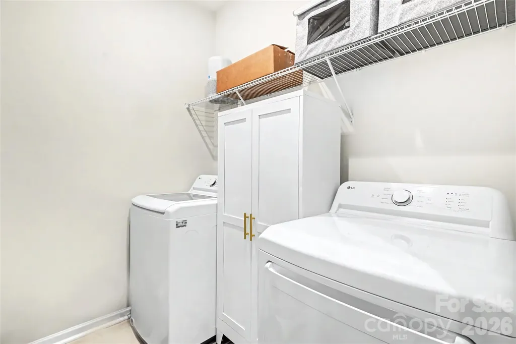 106 Renny Alley Charlotte NC 28217