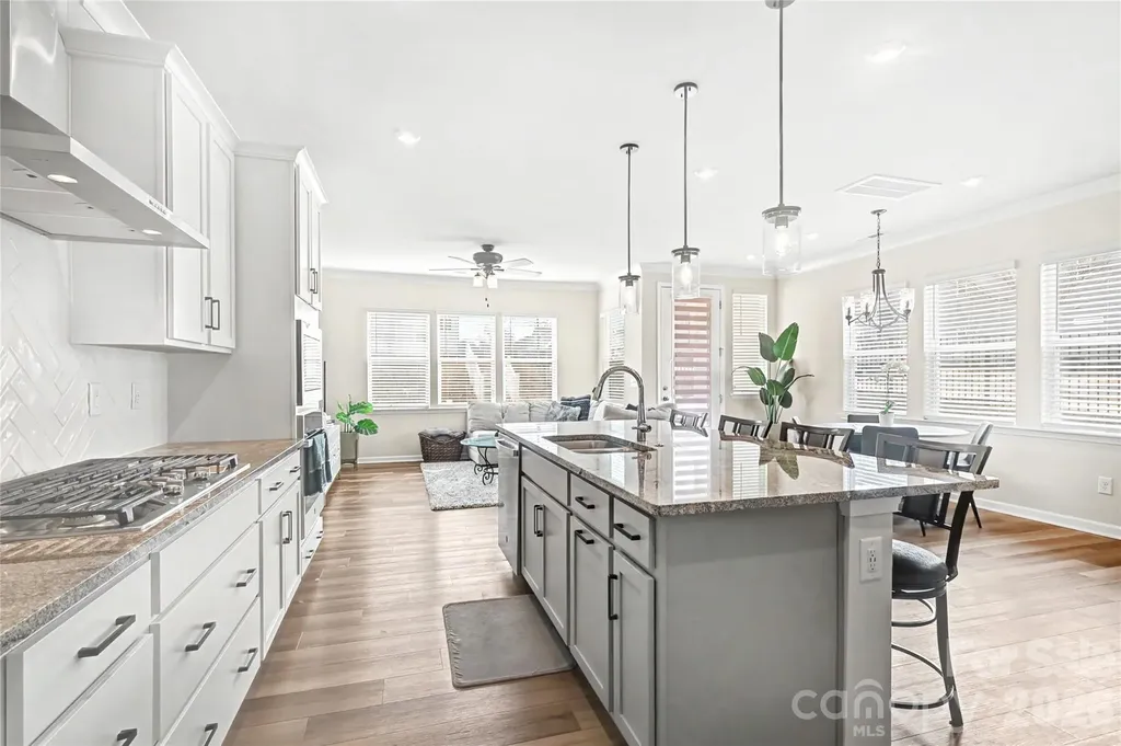 106 Renny Alley Charlotte NC 28217
