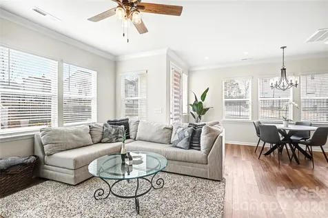 106 Renny Alley Charlotte NC 28217