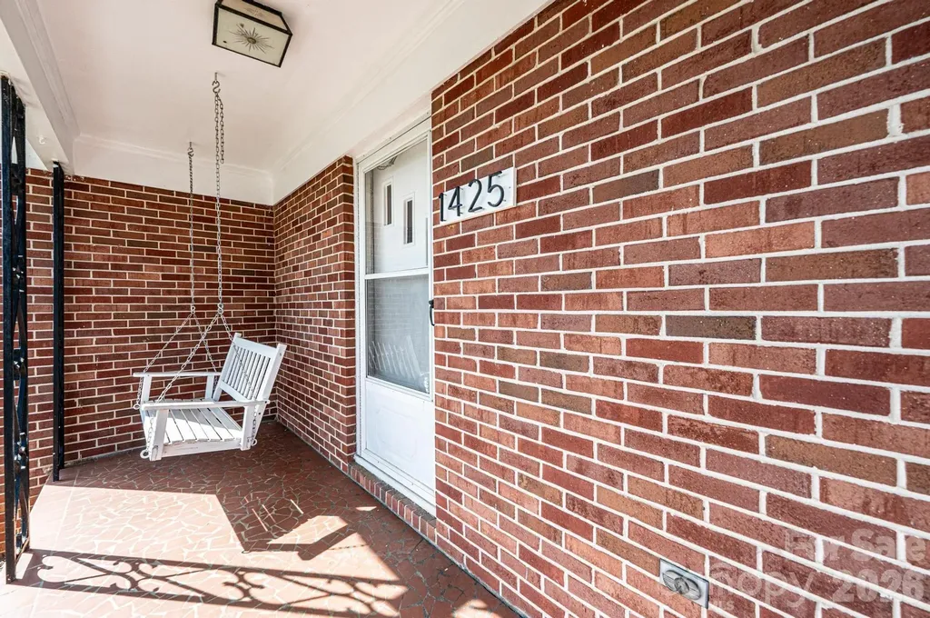 1425 5th Street NE Hickory NC 28601
