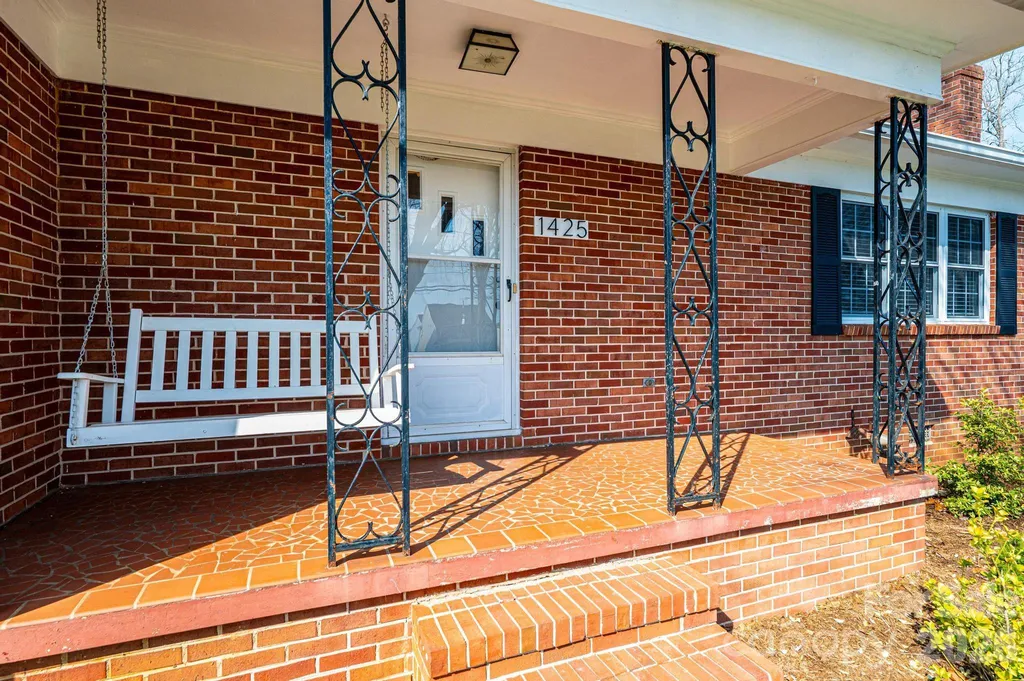 1425 5th Street NE Hickory NC 28601