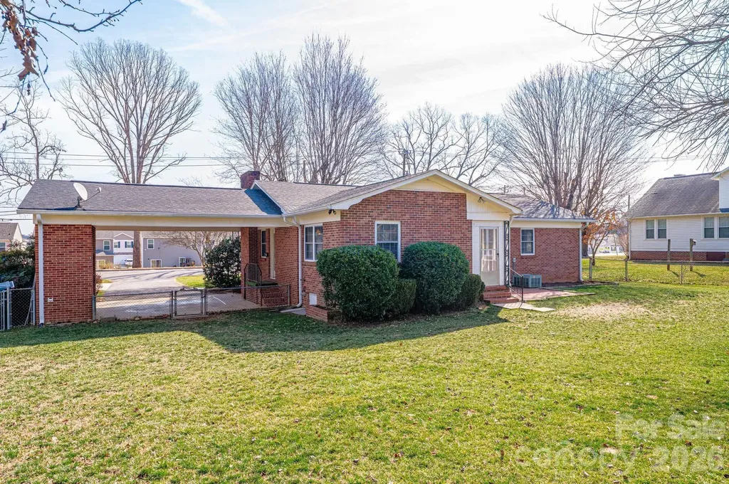 1425 5th Street NE Hickory NC 28601
