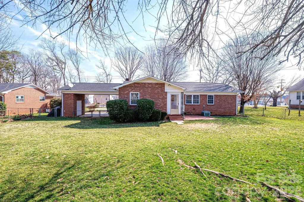 1425 5th Street NE Hickory NC 28601