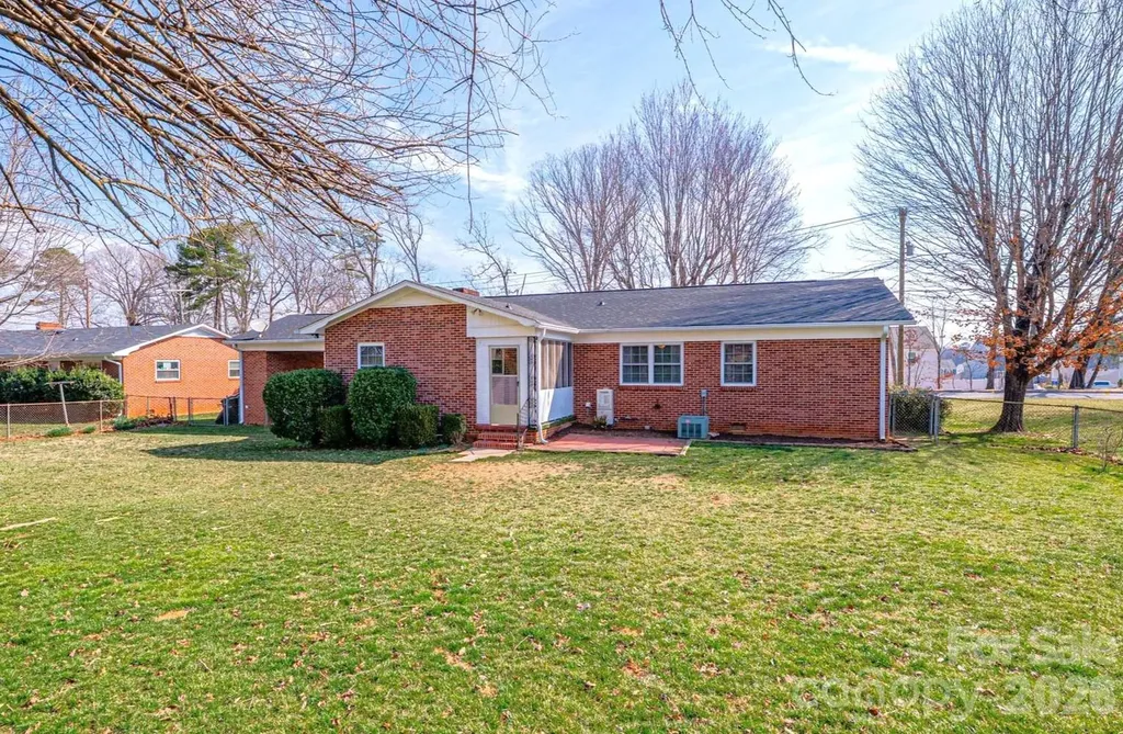 1425 5th Street NE Hickory NC 28601