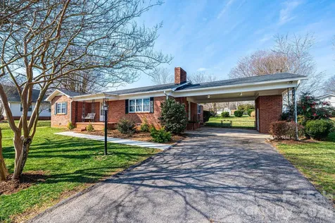 1425 5th Street NE Hickory NC 28601