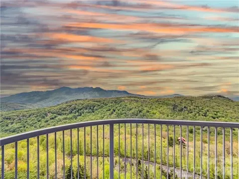 303 Sugar Top Drive Sugar Mountain NC 28604