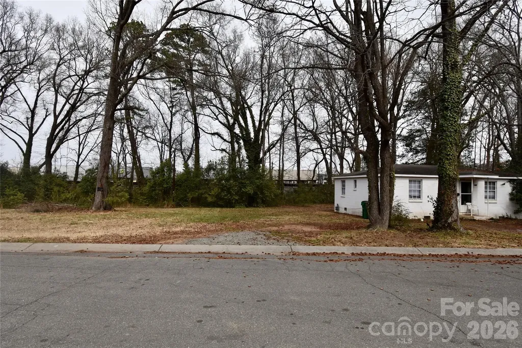 4117 Bearwood Avenue Charlotte NC 28205